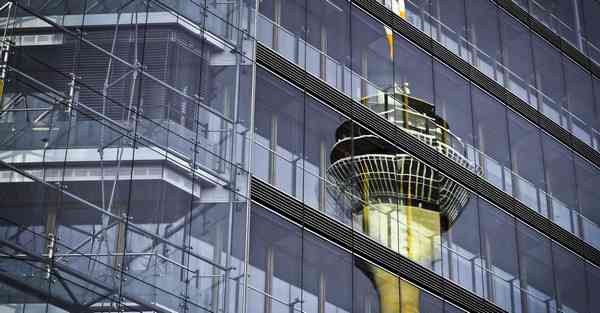 AI绘画特效战士变成高楼（AI绘画战士变成高楼大厦）