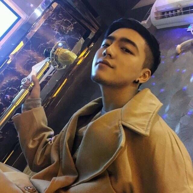 劳梁云紫