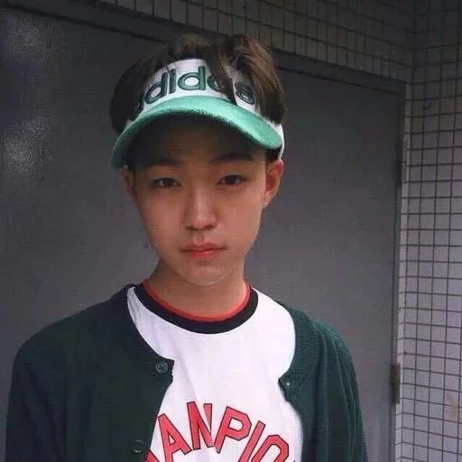 慕容伦梦彩