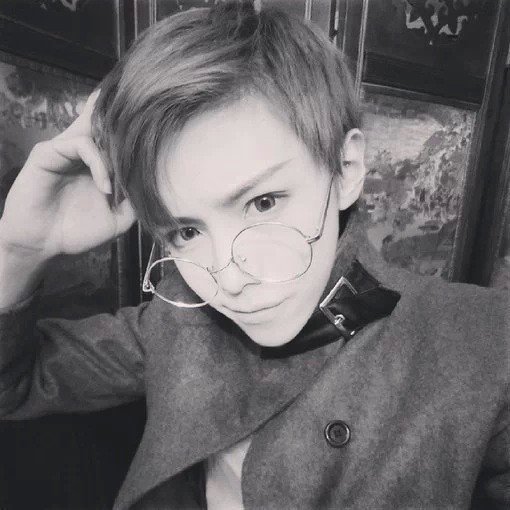 狄谦鸣瑾